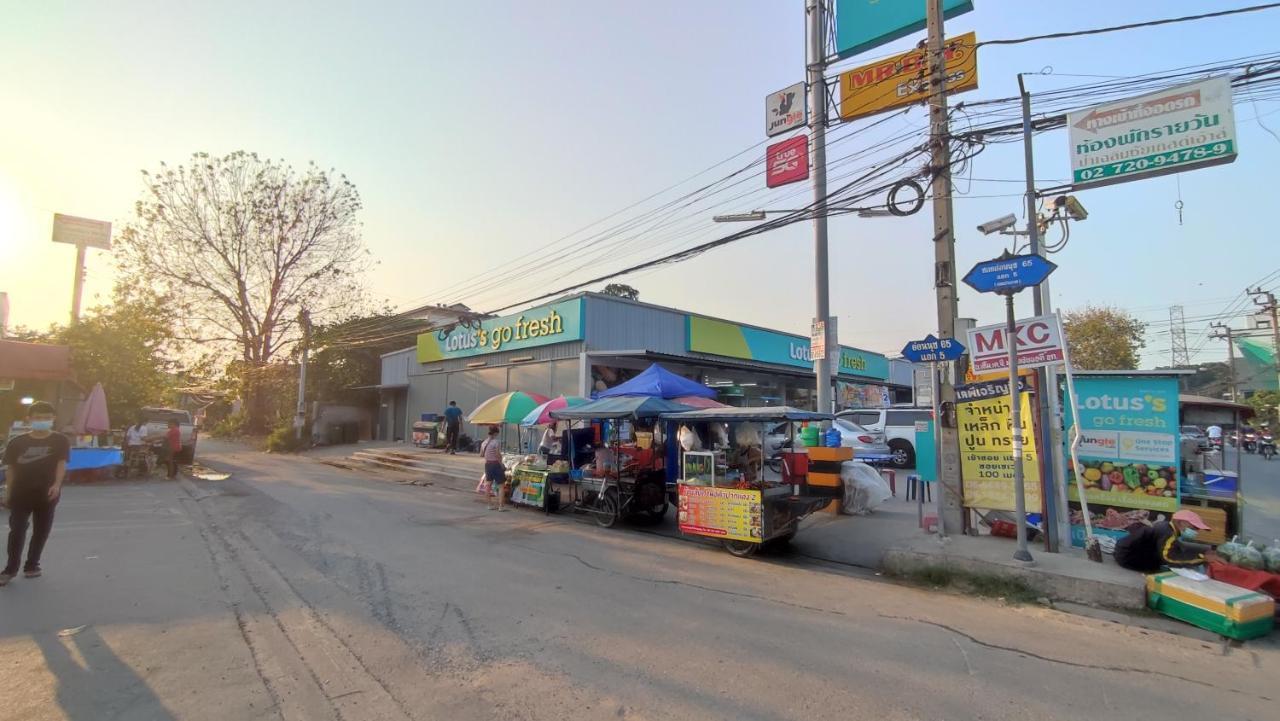 Pa Chalermchai Guesthouse Банкок Екстериор снимка