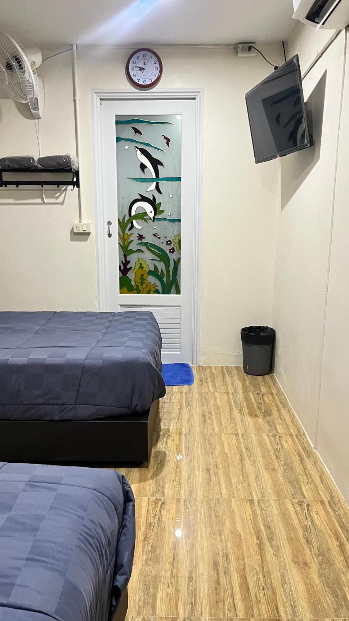 Pa Chalermchai Guesthouse Банкок Екстериор снимка