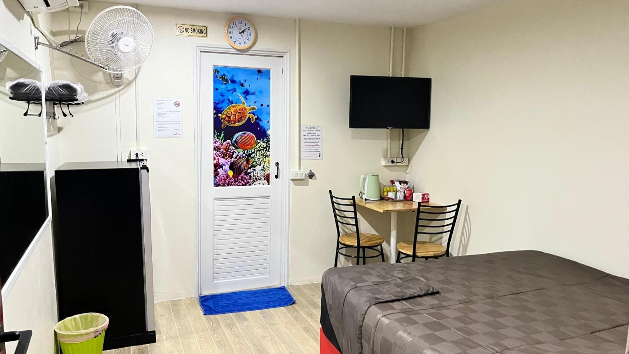 Pa Chalermchai Guesthouse Банкок Екстериор снимка